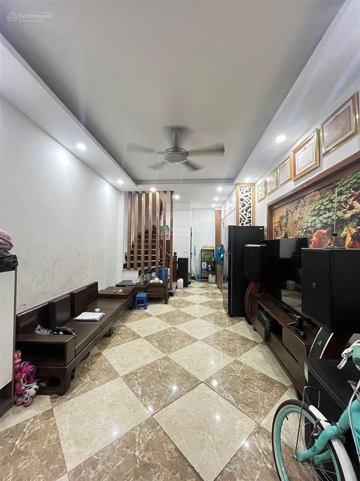 Siêu hiếm! ngọc khánh, dân xây, ngõ thông 3 gác tránh, trước nhà 3m, gần phố, ở ngay, 42m2*5t