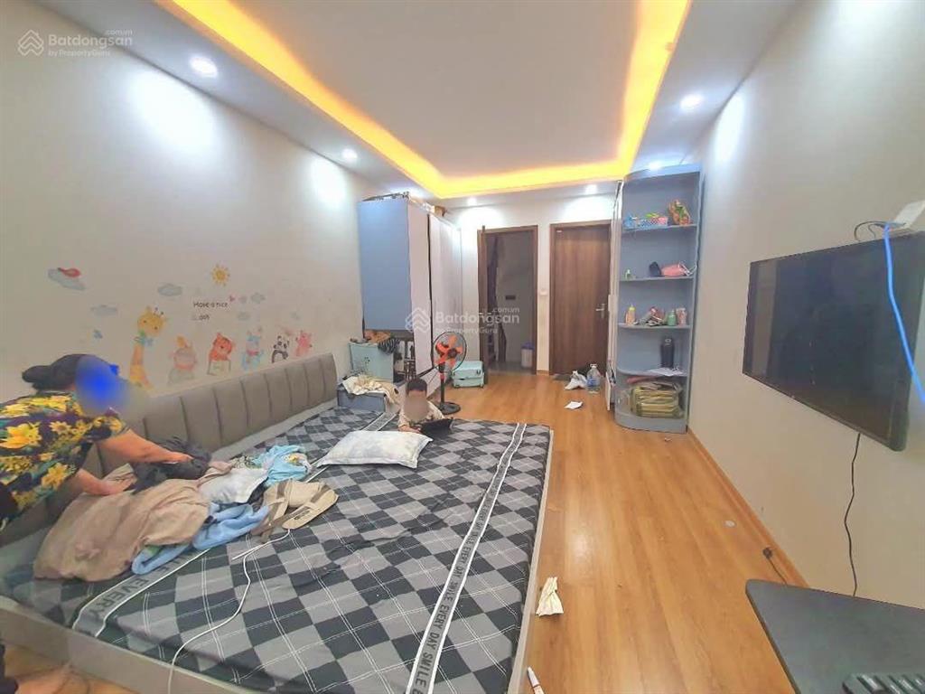 Siêu hiếm! ngọc khánh, dân xây, ngõ thông 3 gác tránh, trước nhà 3m, gần phố, ở ngay, 42m2*5t