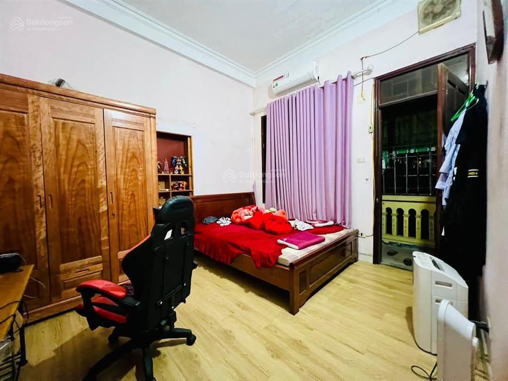 Siêu hiếm! ngọc khánh, dân xây, ngõ thông 3 gác tránh, trước nhà 3m, gần phố, ở ngay, 42m2*5t
