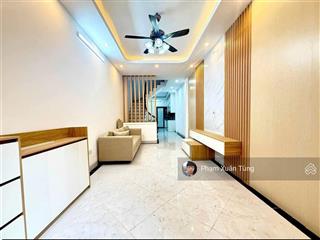 Có 1 0 2! lô góc ngọc khánh, nhà đẹp ở luôn, ngõ 3 gác thông, vài chục m ra phố, tặng nt, 44m*5t