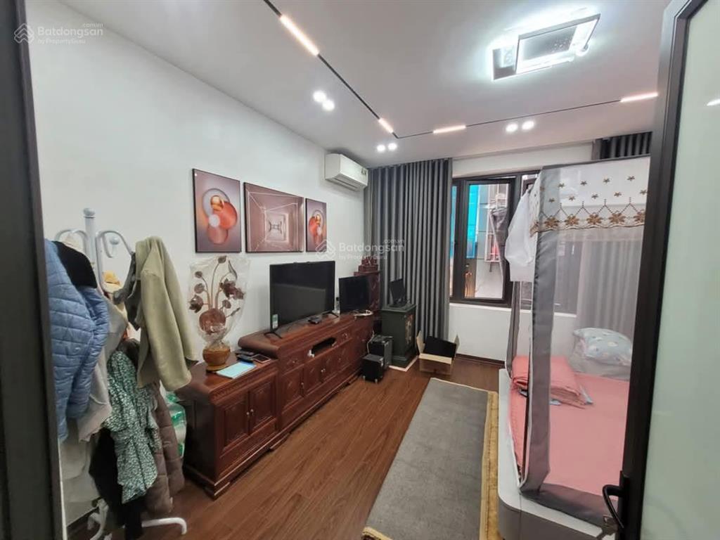 Bán gấp nhà văn cao, ngõ ô tô tránh, thông tứ tung, ra phố cực gần, tặng nt, mới ở ngay, 43m2*5t