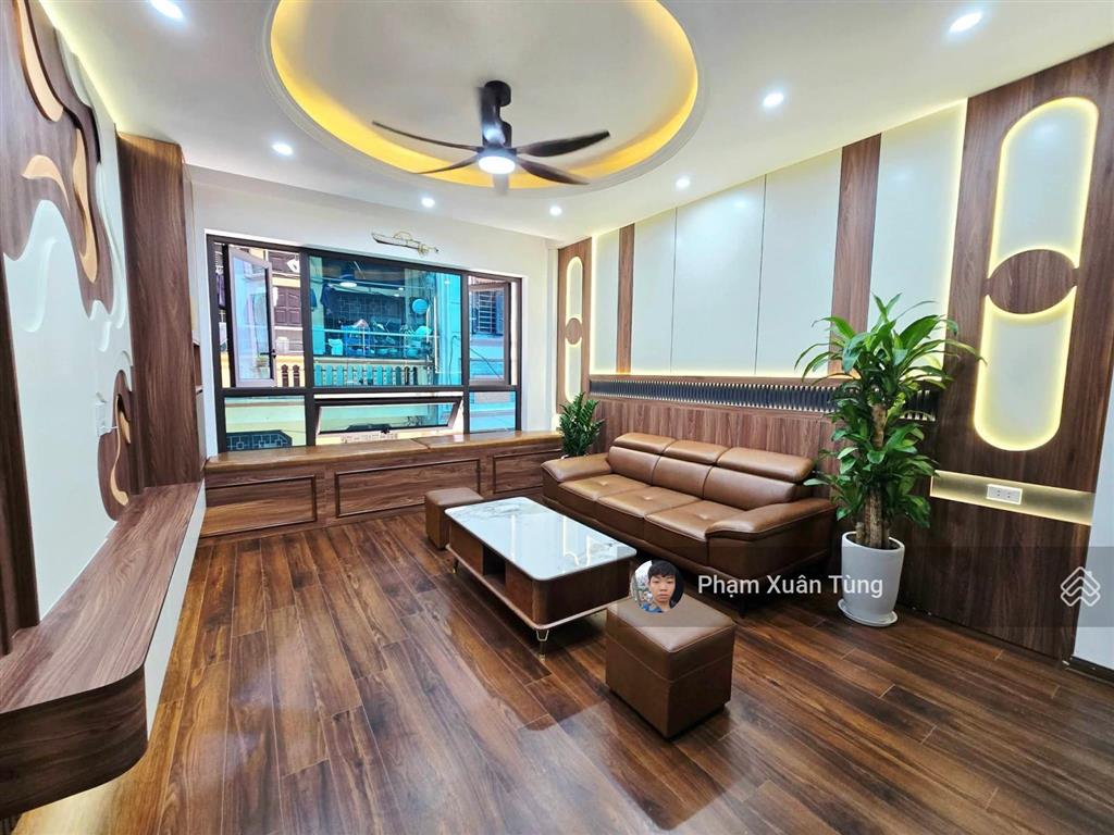 Giảm 1 tỷ! liễu giai, nhà đẹp thang máy, gần phố, ngõ thông ở thích, vài chục m ra ô tô tránh, 42m2