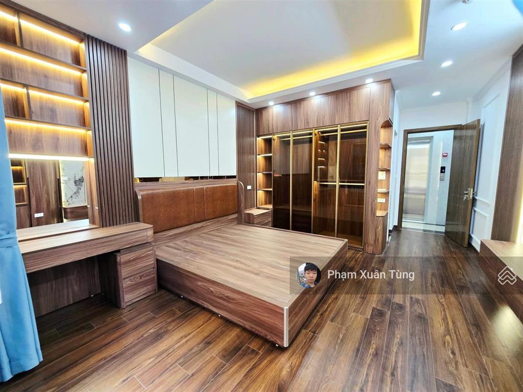 Giảm 1 tỷ! liễu giai, nhà đẹp thang máy, gần phố, ngõ thông ở thích, vài chục m ra ô tô tránh, 42m2