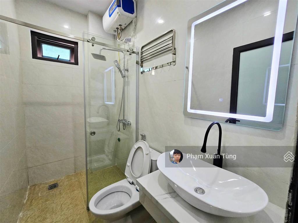 Giảm 1 tỷ! liễu giai, nhà đẹp thang máy, gần phố, ngõ thông ở thích, vài chục m ra ô tô tránh, 42m2