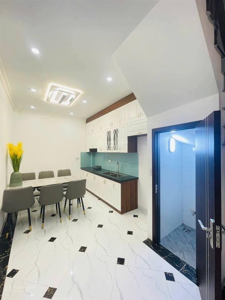 Có 1 0 2! bán gấp lô góc cầu giấy, nhà đẹp ngõ thông, ô tô đỗ cách vài bước, ở ngay, 40m2*5t