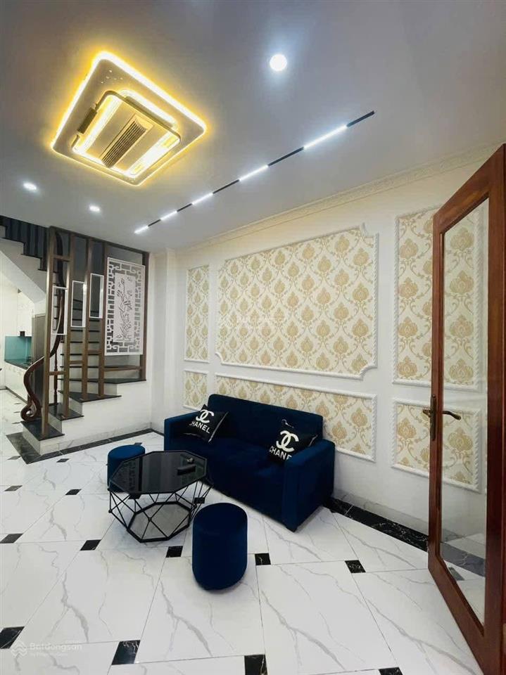 Có 1 0 2! bán gấp lô góc cầu giấy, nhà đẹp ngõ thông, ô tô đỗ cách vài bước, ở ngay, 40m2*5t
