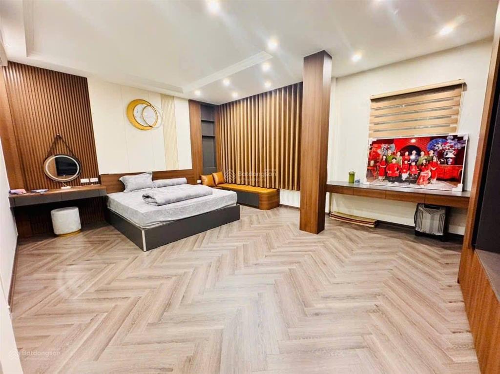 Hơn 7 tỷ, văn cao, nhà đẹp, ngõ ô tô, 50m ô tô tránh, tặng nt, mới ở ngay, 39m2*5t