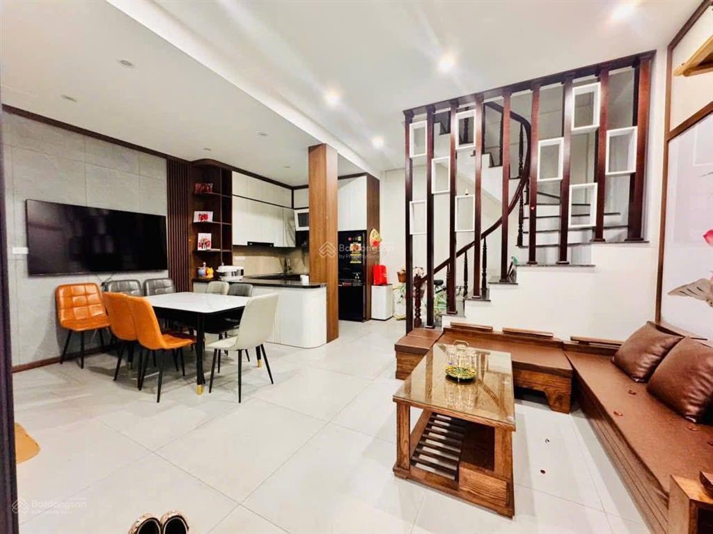 Hơn 7 tỷ, văn cao, nhà đẹp, ngõ ô tô, 50m ô tô tránh, tặng nt, mới ở ngay, 39m2*5t