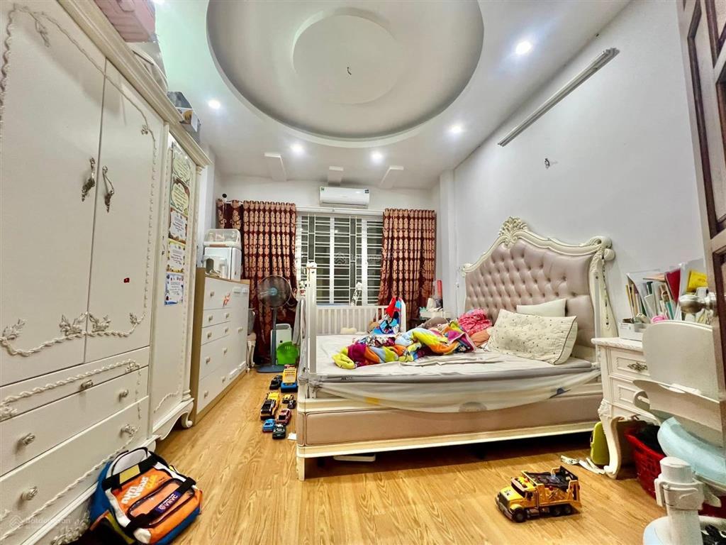 Bán nhà đội cấn, dân xây, khung cột chắc chắn, ngõ 3 gác, 50m ô tô tránh, ở ngay, 38m2*5t