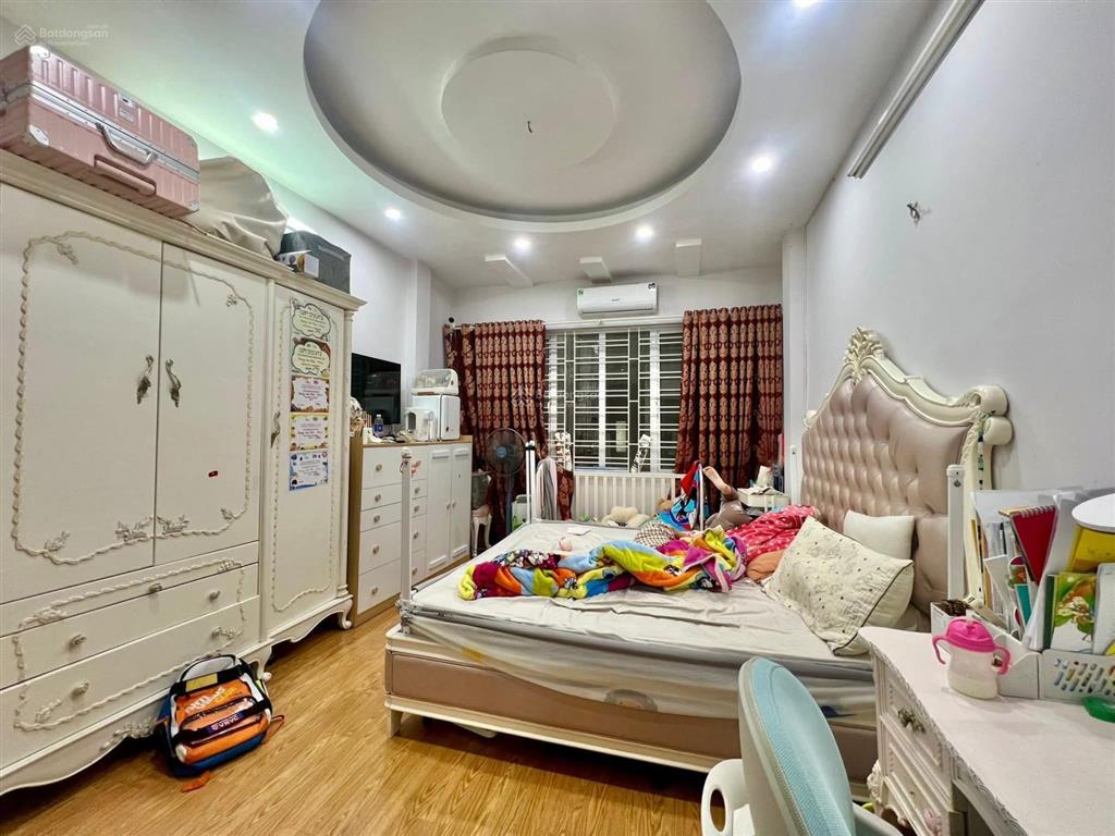 Bán nhà đội cấn, dân xây, khung cột chắc chắn, ngõ 3 gác, 50m ô tô tránh, ở ngay, 38m2*5t