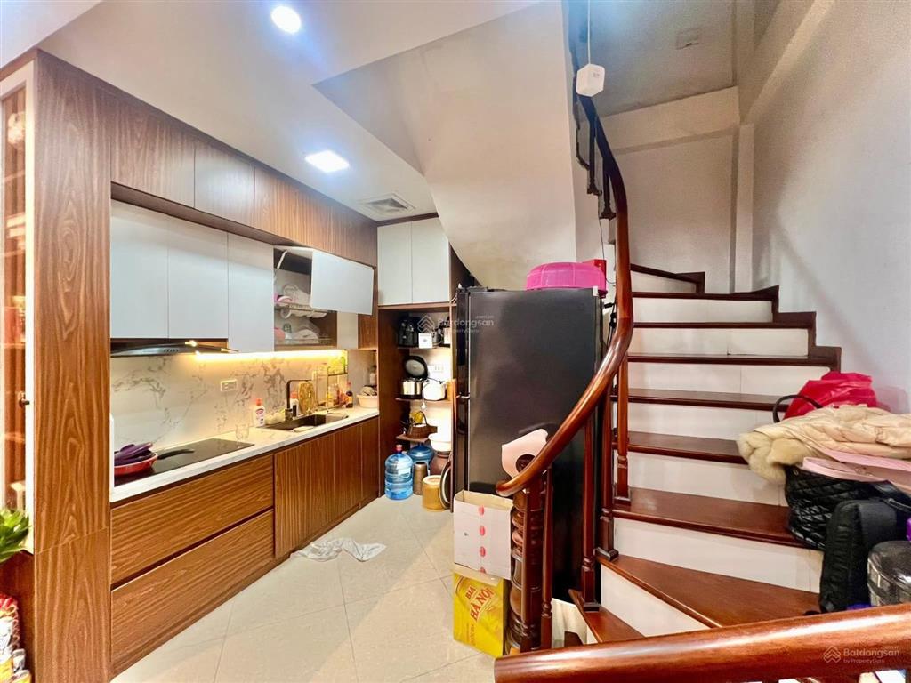 Bán nhà đội cấn, dân xây, khung cột chắc chắn, ngõ 3 gác, 50m ô tô tránh, ở ngay, 38m2*5t