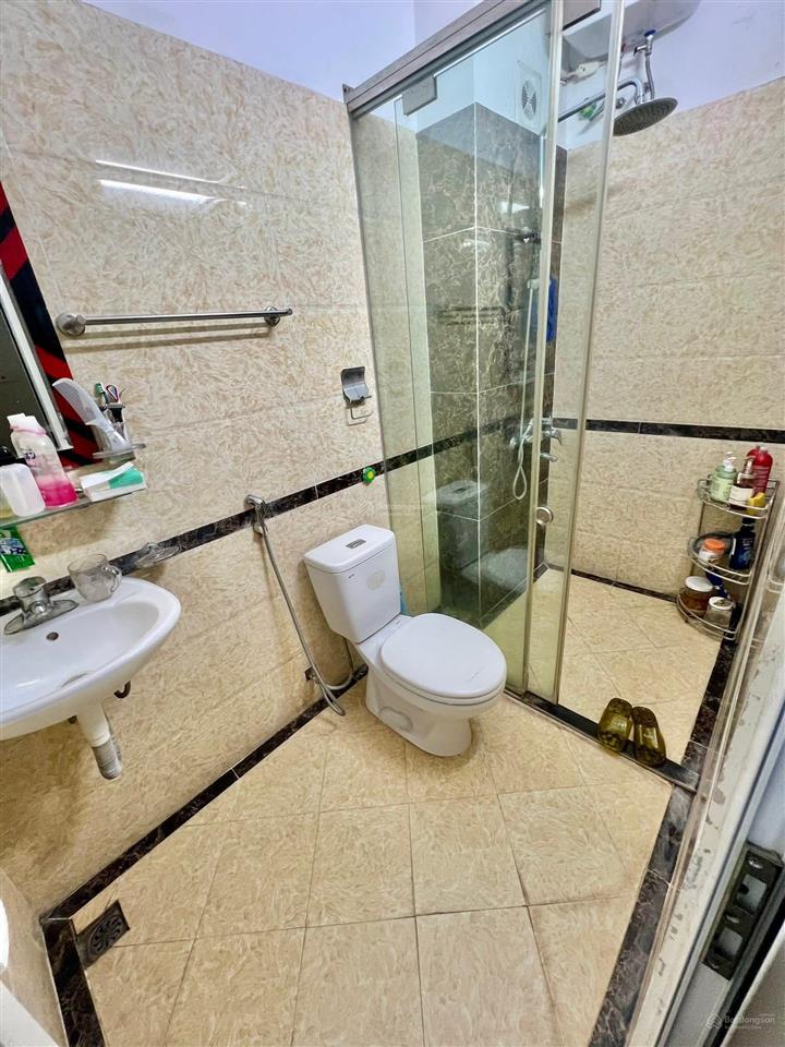 Bán nhà đội cấn, dân xây, khung cột chắc chắn, ngõ 3 gác, 50m ô tô tránh, ở ngay, 38m2*5t
