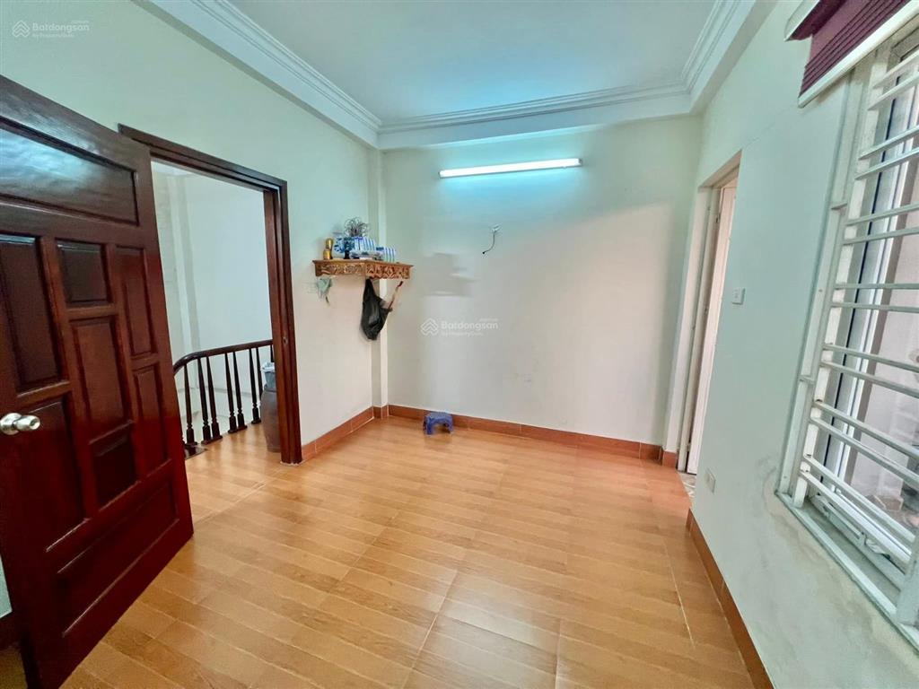 Bán nhà đội cấn, dân xây, khung cột chắc chắn, ngõ 3 gác, 50m ô tô tránh, ở ngay, 38m2*5t