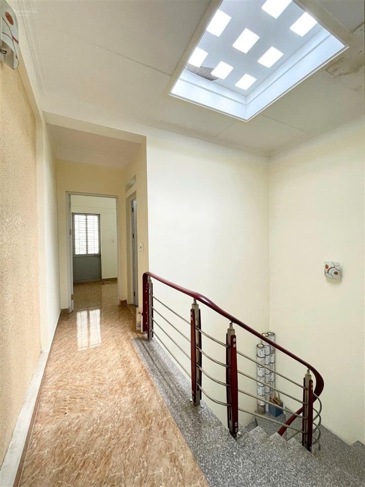 Quan hoa  nguyễn khánh toàn, xây chắc chắn, ngõ 3 gác, 50m ra phố, thoáng, ở luôn, 40m2*4t