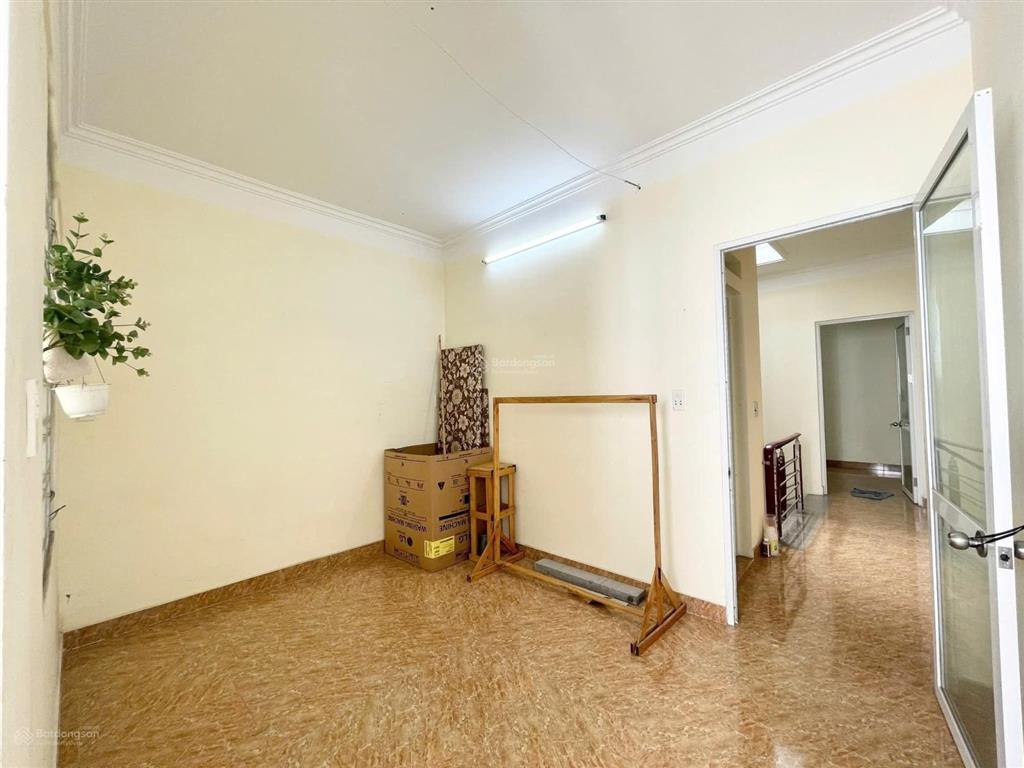 Quan hoa  nguyễn khánh toàn, xây chắc chắn, ngõ 3 gác, 50m ra phố, thoáng, ở luôn, 40m2*4t