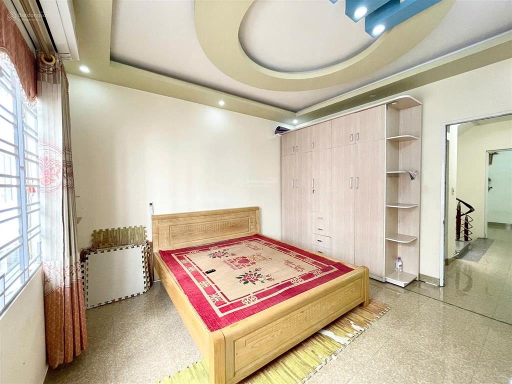 Quan hoa  nguyễn khánh toàn, xây chắc chắn, ngõ 3 gác, 50m ra phố, thoáng, ở luôn, 40m2*4t