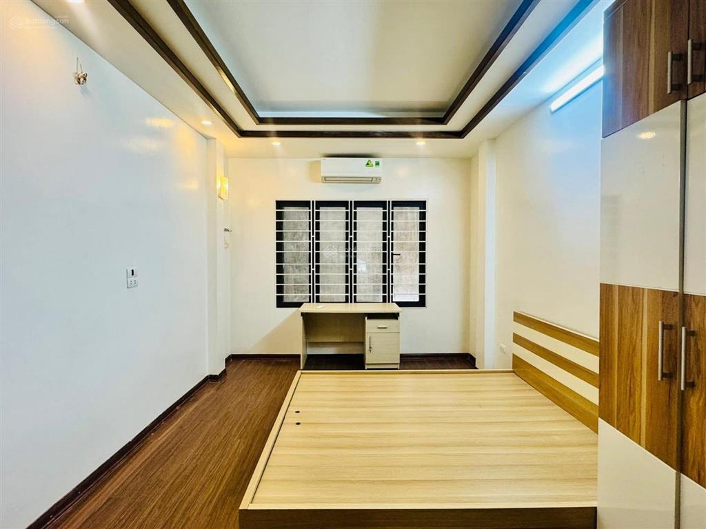 Có 1 0 2! lô góc ngọc khánh, nhà đẹp ở luôn, ngõ 3 gác thông, vài chục m ra phố, tặng nt, 39m2*5t