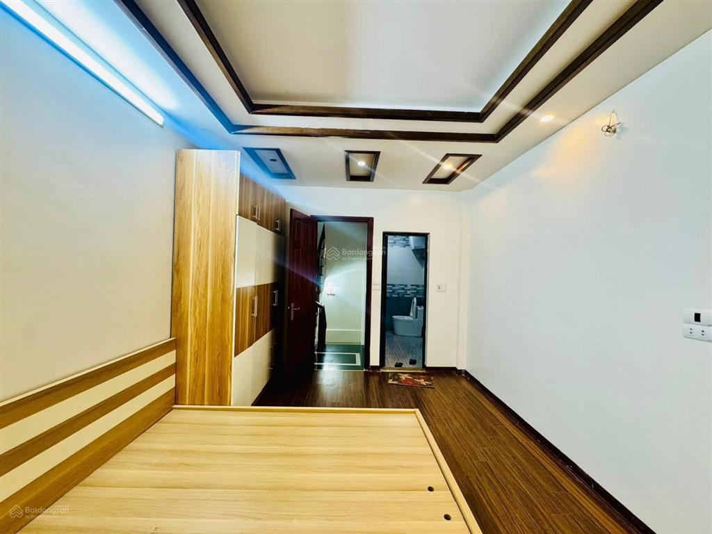 Có 1 0 2! lô góc ngọc khánh, nhà đẹp ở luôn, ngõ 3 gác thông, vài chục m ra phố, tặng nt, 39m2*5t