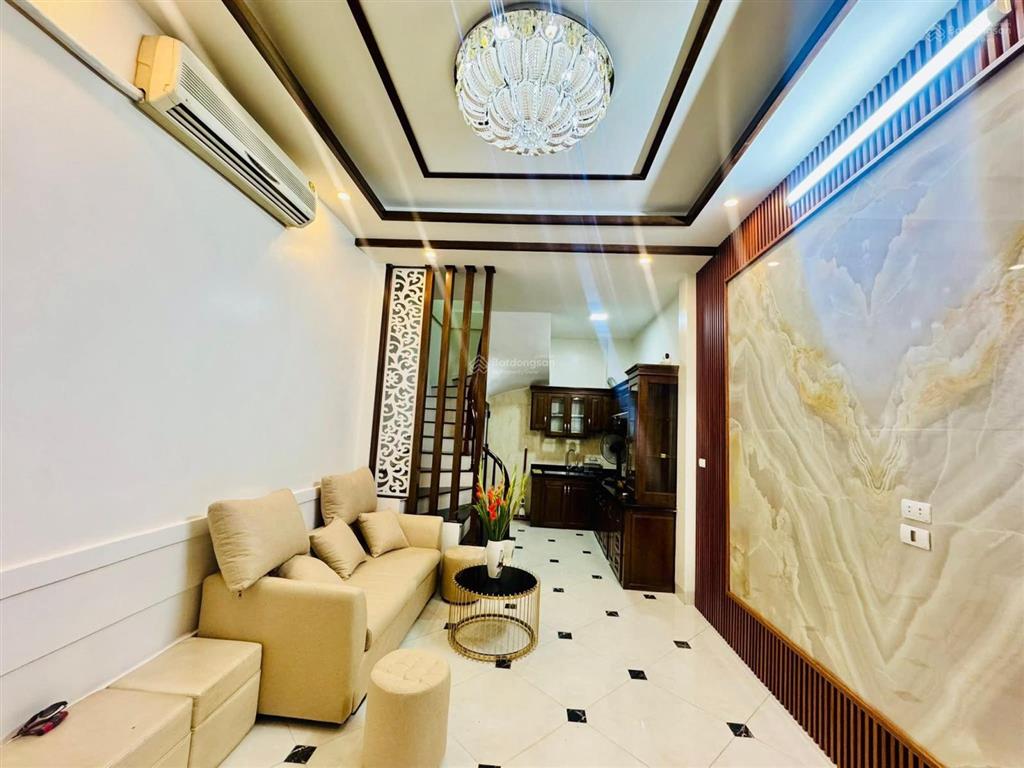 Có 1 0 2! lô góc ngọc khánh, nhà đẹp ở luôn, ngõ 3 gác thông, vài chục m ra phố, tặng nt, 39m2*5t