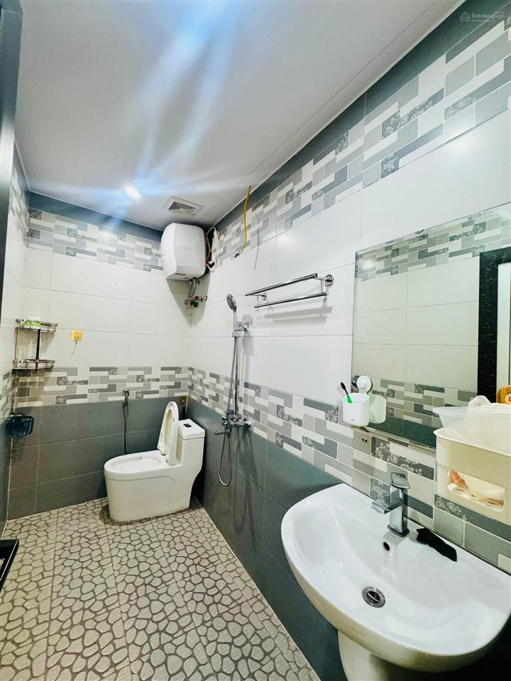 Có 1 0 2! lô góc ngọc khánh, nhà đẹp ở luôn, ngõ 3 gác thông, vài chục m ra phố, tặng nt, 39m2*5t