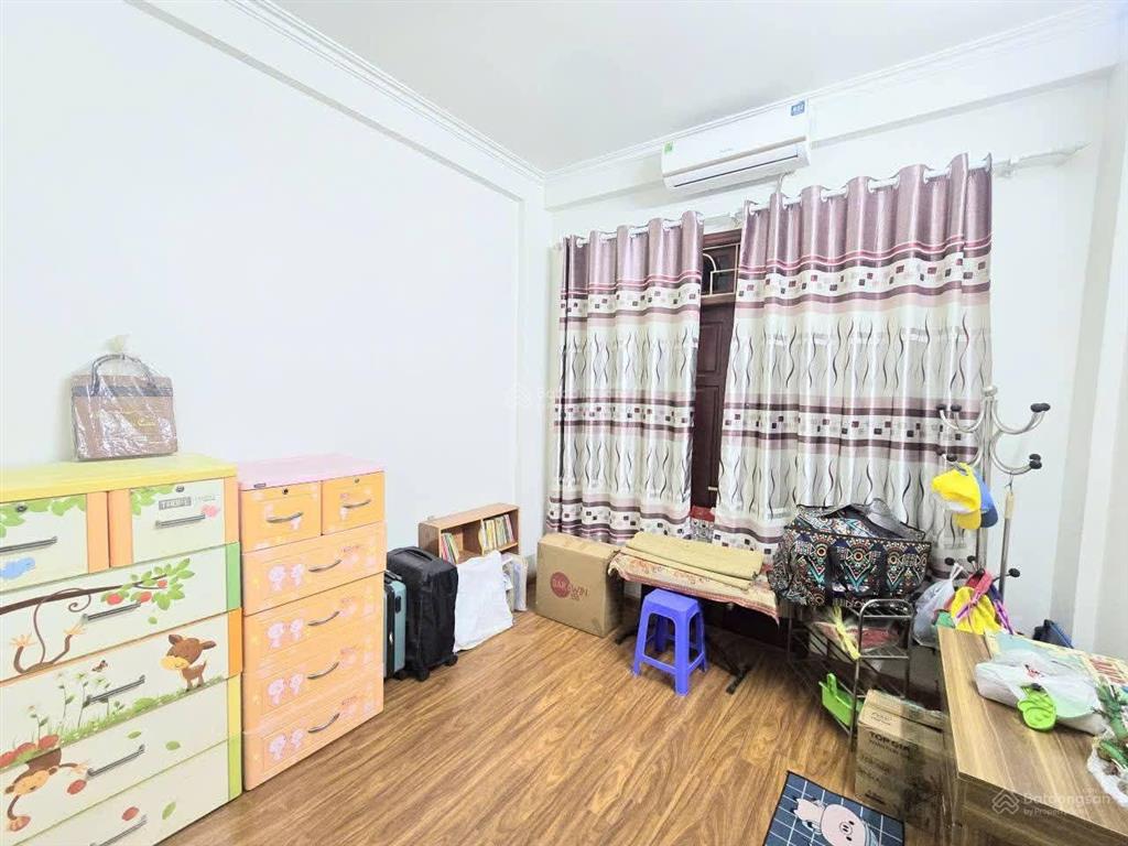 Bán gấp! cầu giấy, dân xây chắc chắn, ngõ 3 gác tránh, gần phố, thoáng, đẹp, ở ngay 42m2*5t