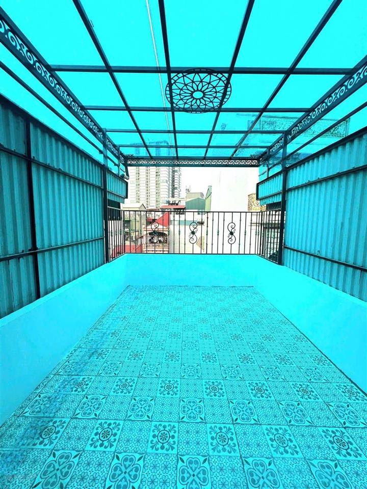 Bán gấp! cầu giấy, nhà mới, ngõ 3 gác, 60m ô tô đỗ, tặng full nt, sân xe, mới ở ngay, 45m2*5t