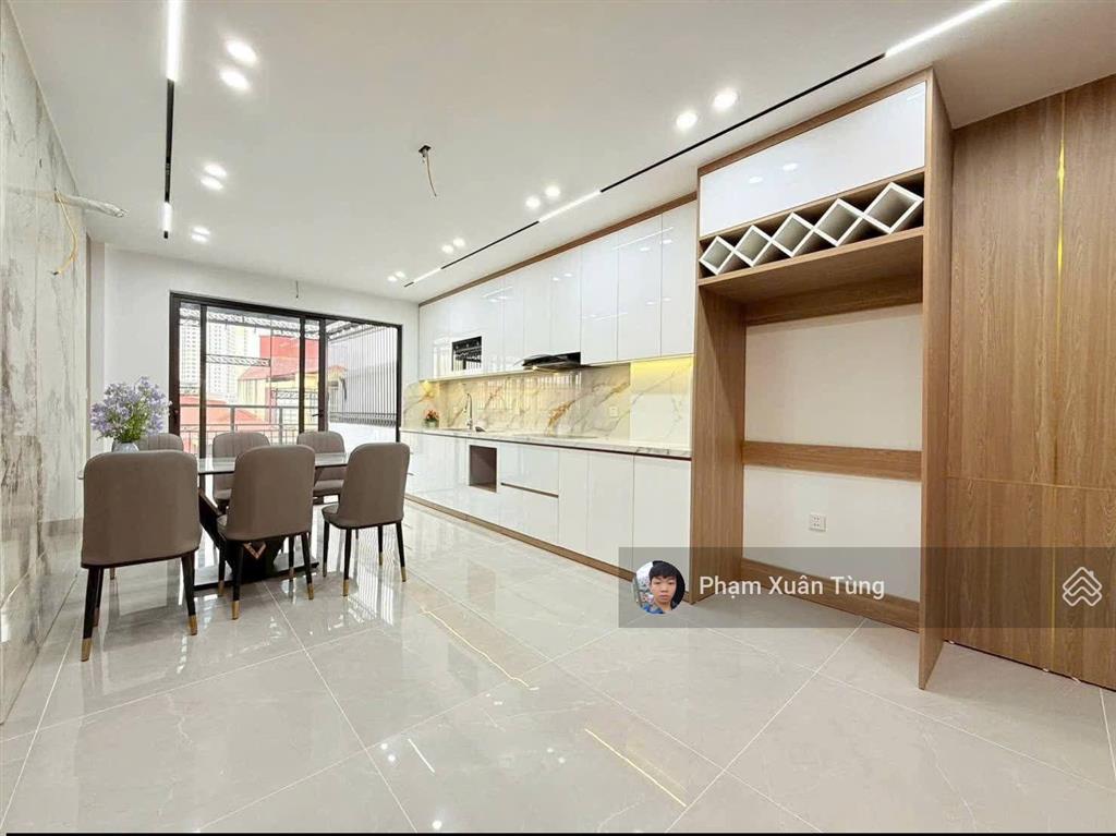 Nguyễn khánh toàn, xây mới, thang máy, thông tứ tung, 50m ô tô tránh, thoáng sáng, mới ở ngay, 44m2