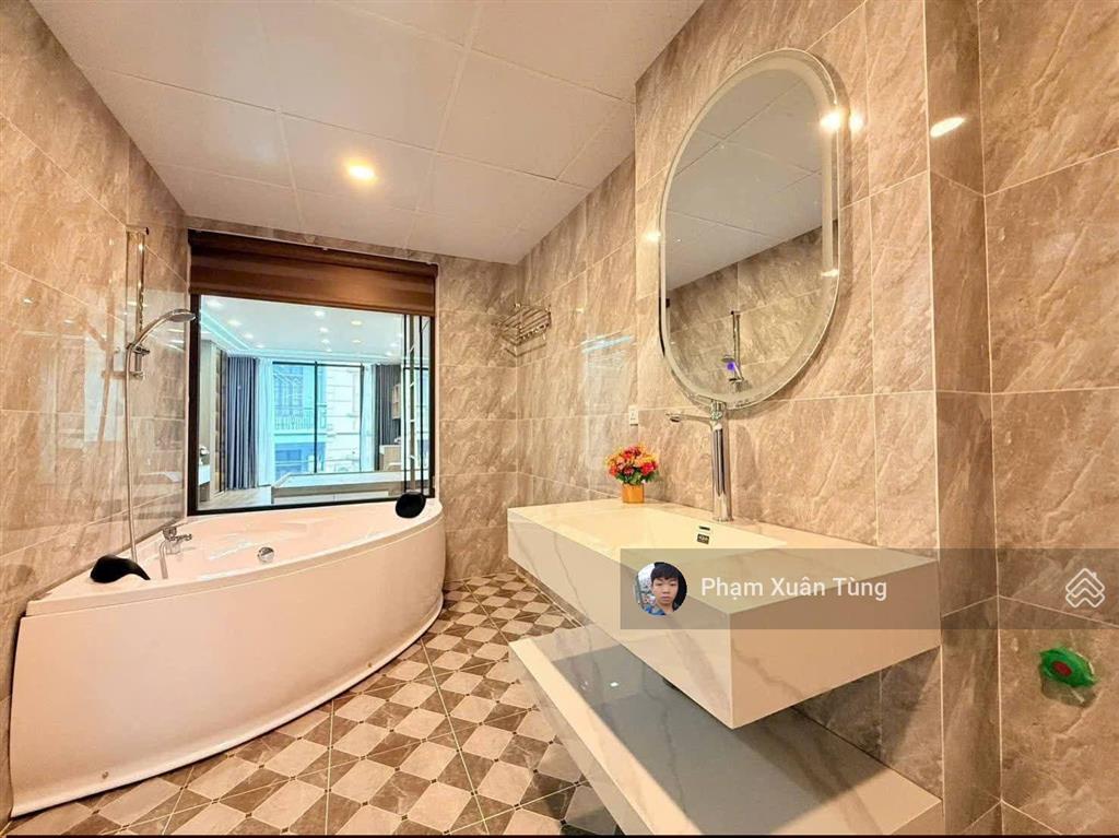 Nguyễn khánh toàn, xây mới, thang máy, thông tứ tung, 50m ô tô tránh, thoáng sáng, mới ở ngay, 44m2