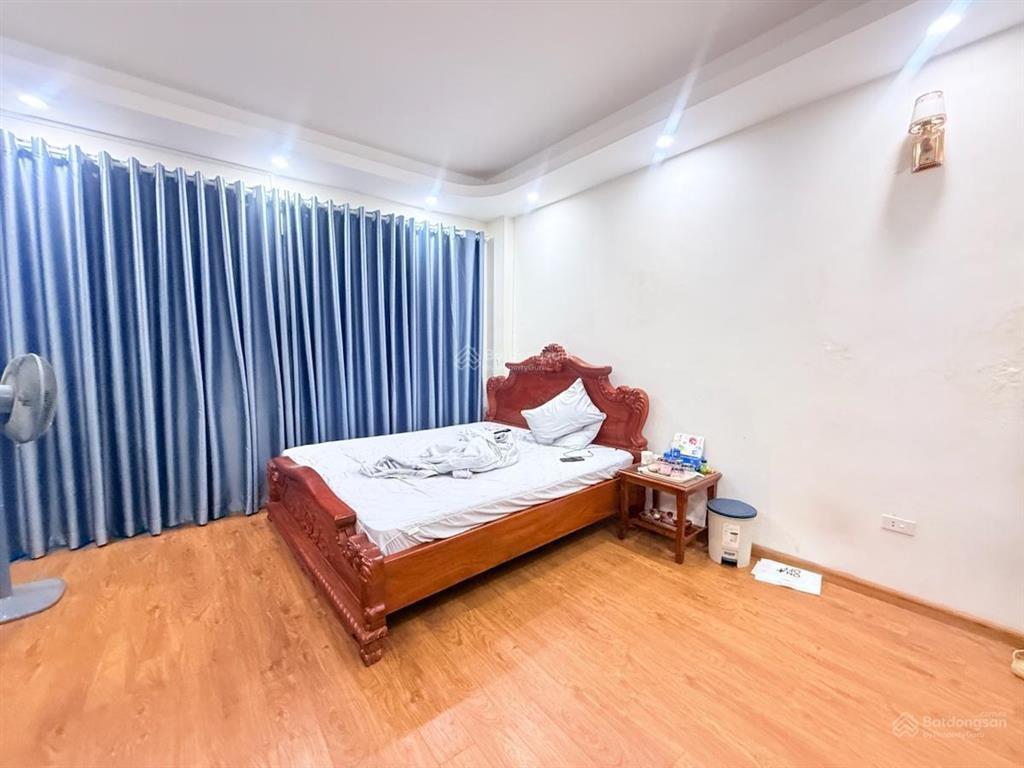 Giảm sốc! nguyễn khánh toàn, xây chắc chắn, ngõ thông gần phố, thoáng trước sau, sổ vuông đẹp, 43m2