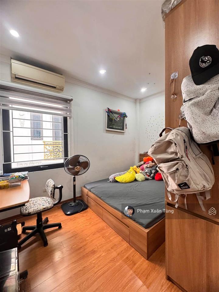 Giảm sốc! lô góc cầu giấy, 2 thoáng, xây chắc chắn, vài chục m ôtô tránh, không quy hoạch ở ngay