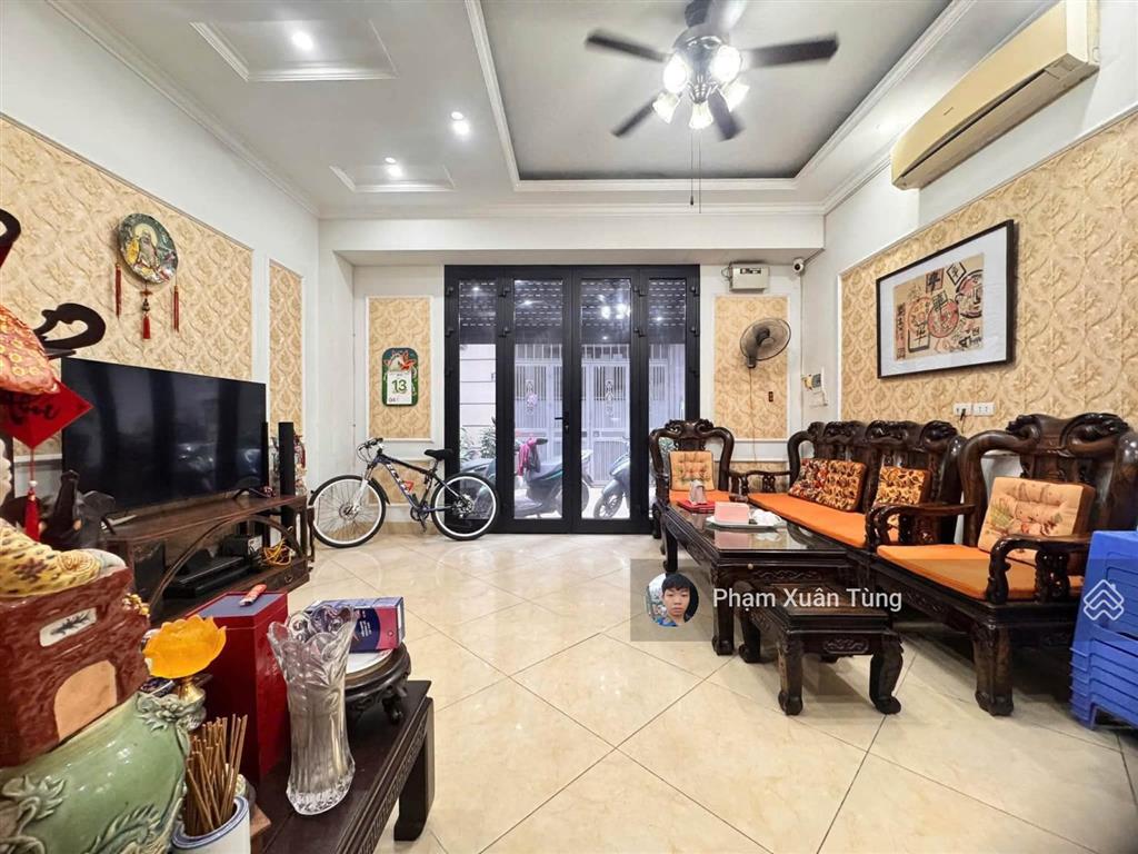 Giảm sốc! lô góc cầu giấy, 2 thoáng, xây chắc chắn, vài chục m ôtô tránh, không quy hoạch ở ngay
