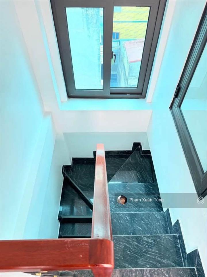 Hoa hậu! xuân thủy, nhà mới thang máy, xây tâm huyết, ngõ thông, gần phố, thoáng, 50m ôtô đỗ, 45m2