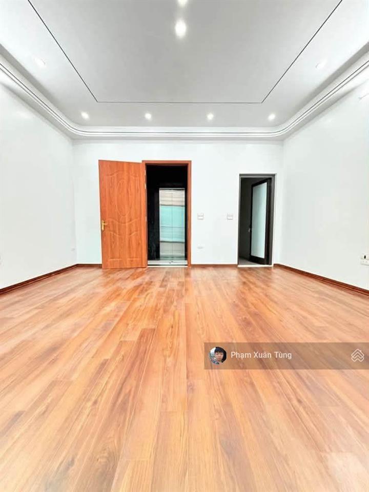 Hoa hậu! xuân thủy, nhà mới thang máy, xây tâm huyết, ngõ thông, gần phố, thoáng, 50m ôtô đỗ, 45m2