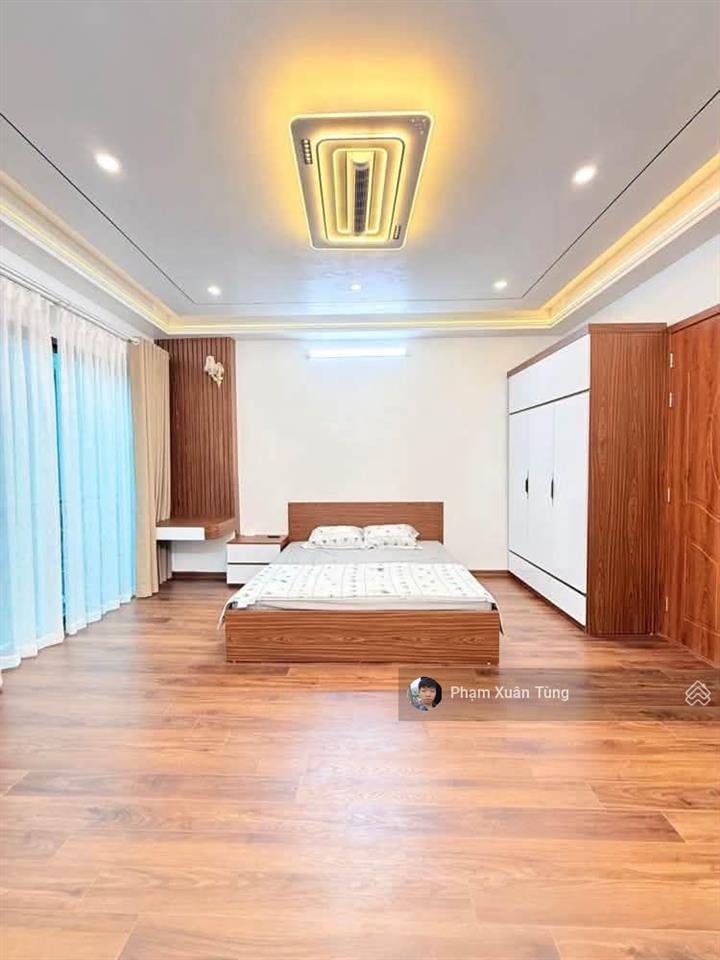 Hoa hậu! xuân thủy, nhà mới thang máy, xây tâm huyết, ngõ thông, gần phố, thoáng, 50m ôtô đỗ, 45m2