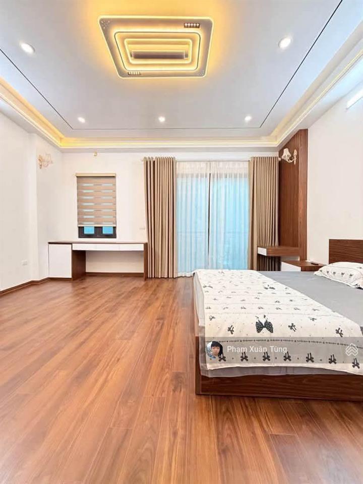 Hoa hậu! xuân thủy, nhà mới thang máy, xây tâm huyết, ngõ thông, gần phố, thoáng, 50m ôtô đỗ, 45m2