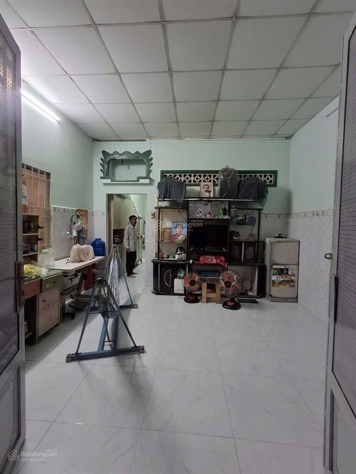 Bán nhà cách lò lu 100m.dt 60m2 hẻm xh thông. giá 3.990 tỷ