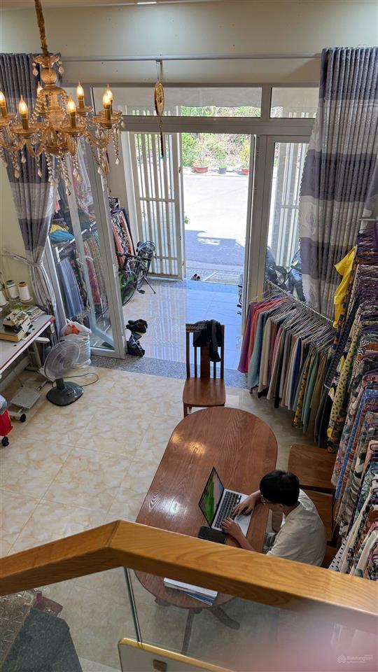 Bán nhà ngã 3 lò lu đường lã xuân oai 2mt 45m2 3 tầng hẻm xe hơi giá 3.9 tỷ