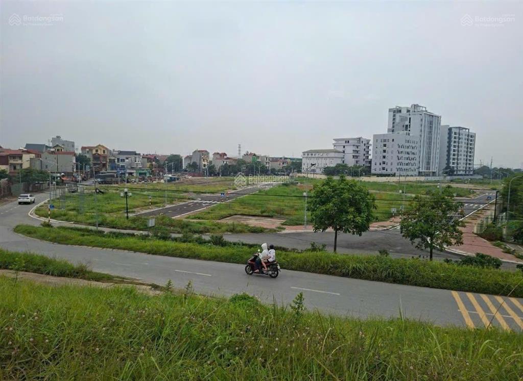 Bán lô đất đấu giá xen kẹt liên mạc, btl 84m2, mt 5m, vỉa hè rộng, 12,450 tỷ