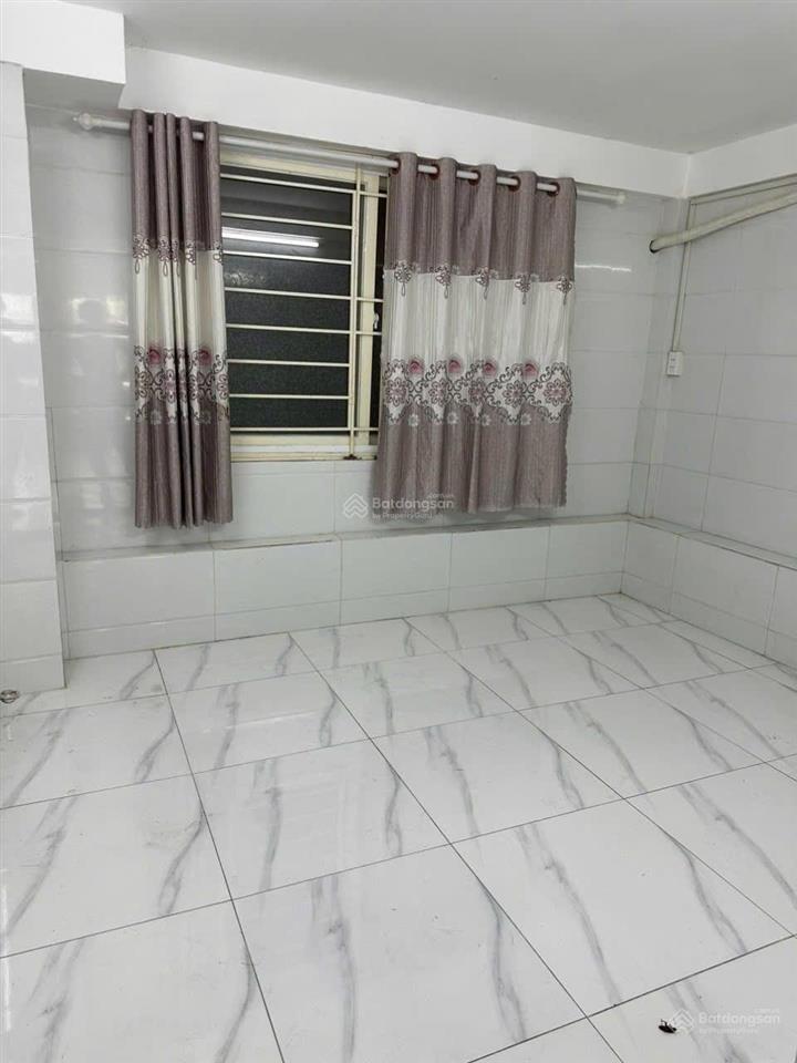Cho thuê mặt tiền kinh doanh trưng nữ vương sát chợ hóc môn 7*15 trệt 3 lầu 8 phòng cho thuê