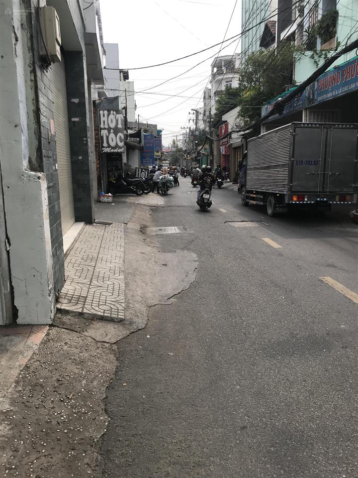 Cho thuê mặt tiền kinh doanh trưng nữ vương sát chợ hóc môn 7*15 trệt 3 lầu 8 phòng cho thuê