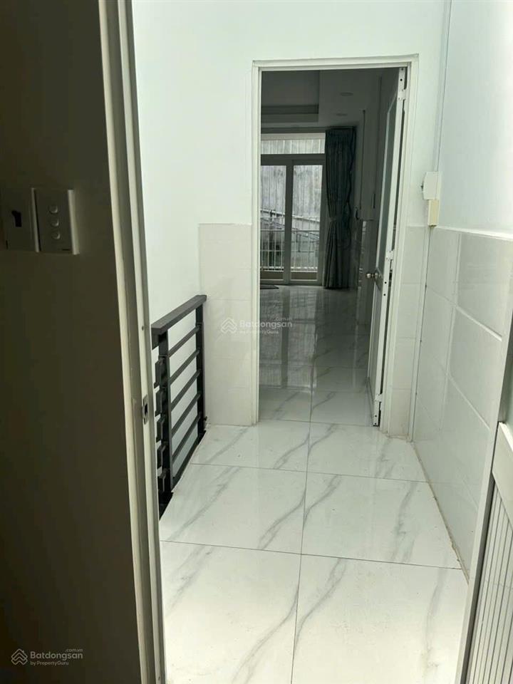 Cho thuê mặt tiền kinh doanh trưng nữ vương sát chợ hóc môn 7*15 trệt 3 lầu 8 phòng cho thuê