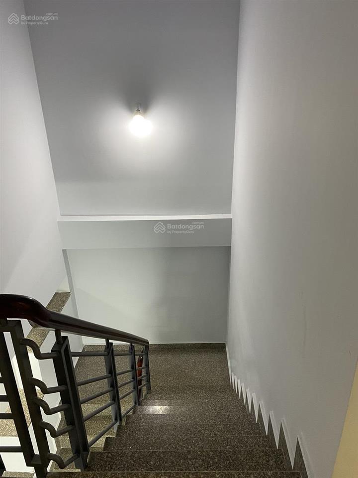 Bán nhà 1 lầu đúc đường hòa bình, p tân phú, tp hcm dt 4m65 x 11m50. sổ hồng riêng. giá 5.7 tỷ.