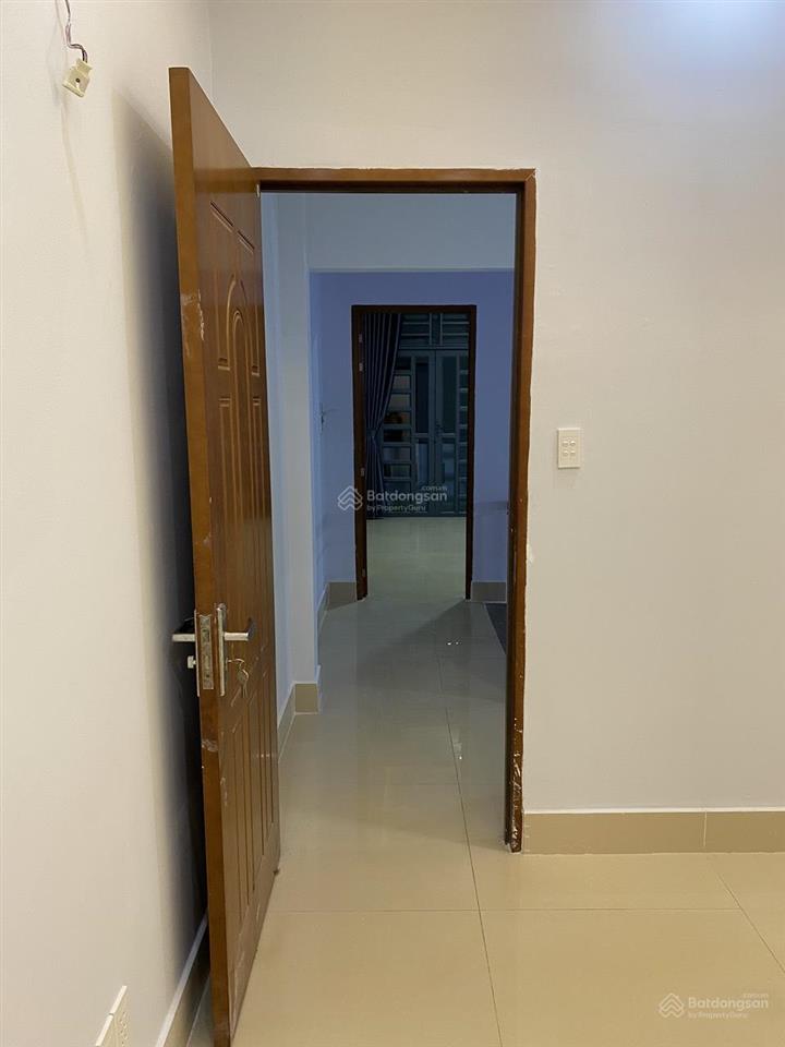 Bán nhà 1 lầu đúc đường hòa bình, p tân phú, tp hcm dt 4m65 x 11m50. sổ hồng riêng. giá 5.7 tỷ.