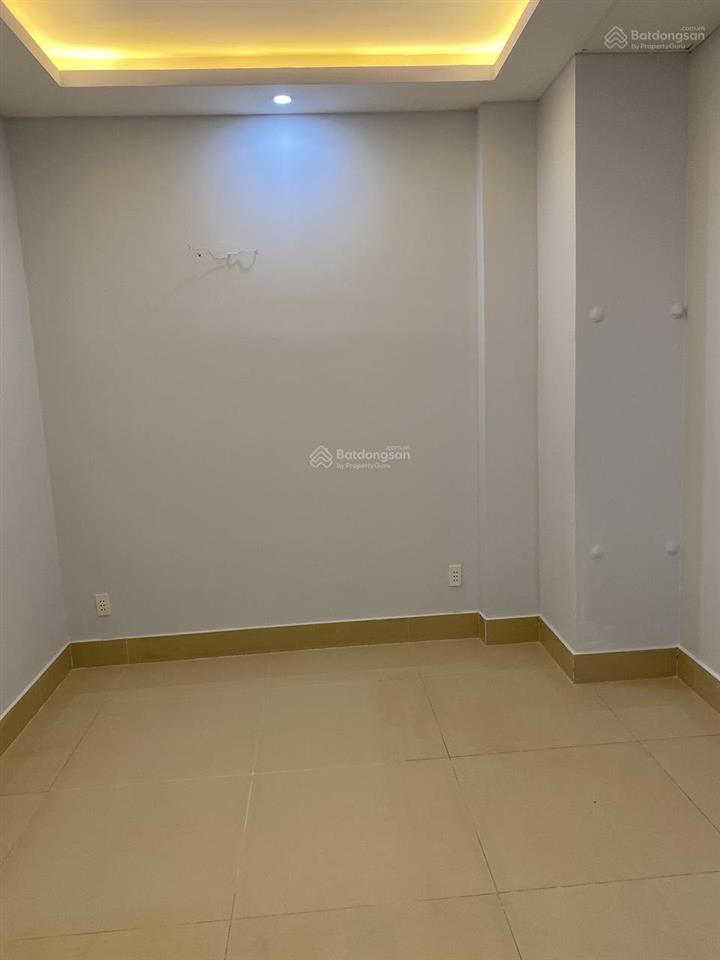 Bán nhà 1 lầu đúc đường hòa bình, p tân phú, tp hcm dt 4m65 x 11m50. sổ hồng riêng. giá 5.7 tỷ.