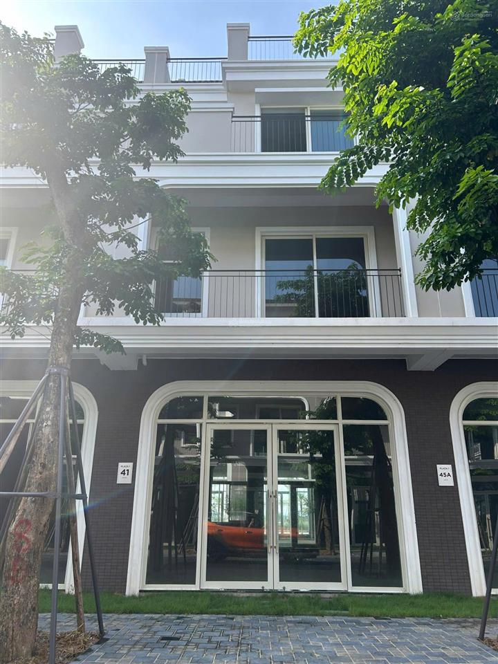 Cắt lỗ sâu căn shophouse gần chung cư, giá cực tốt 88m2 hướng đông nam