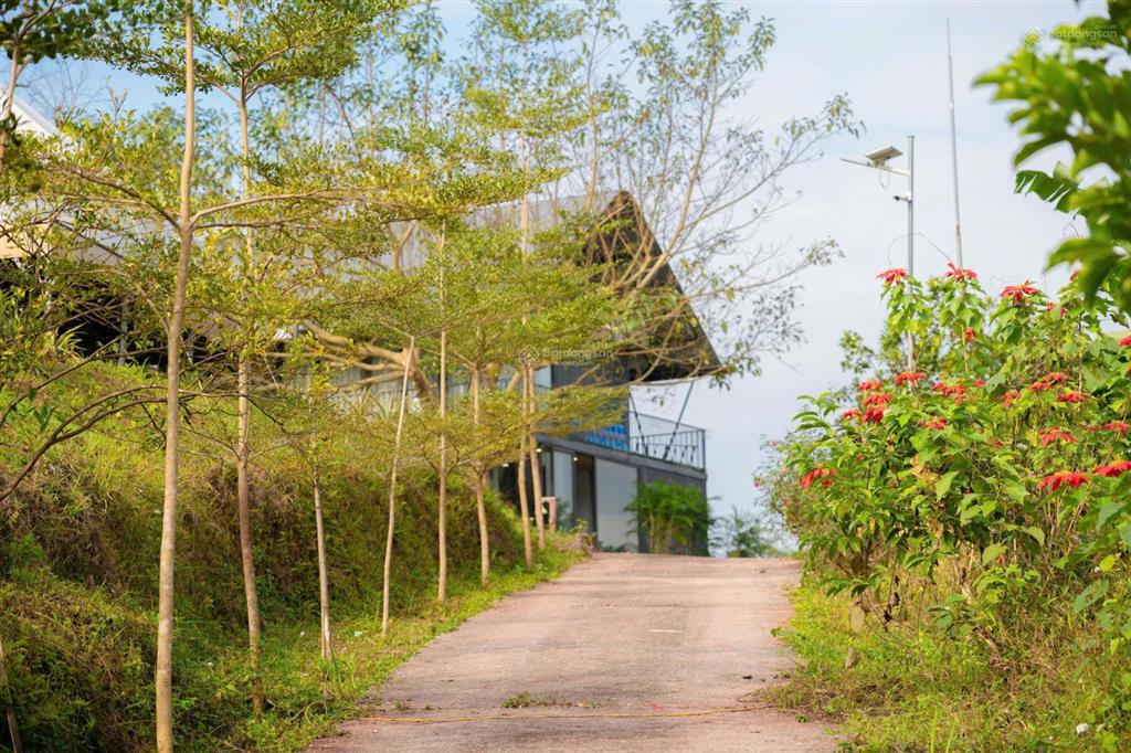 Chính chủ bán lô đất trong khu du lịch trong diện tích 9000m2, phù hợp làm nhà vườn