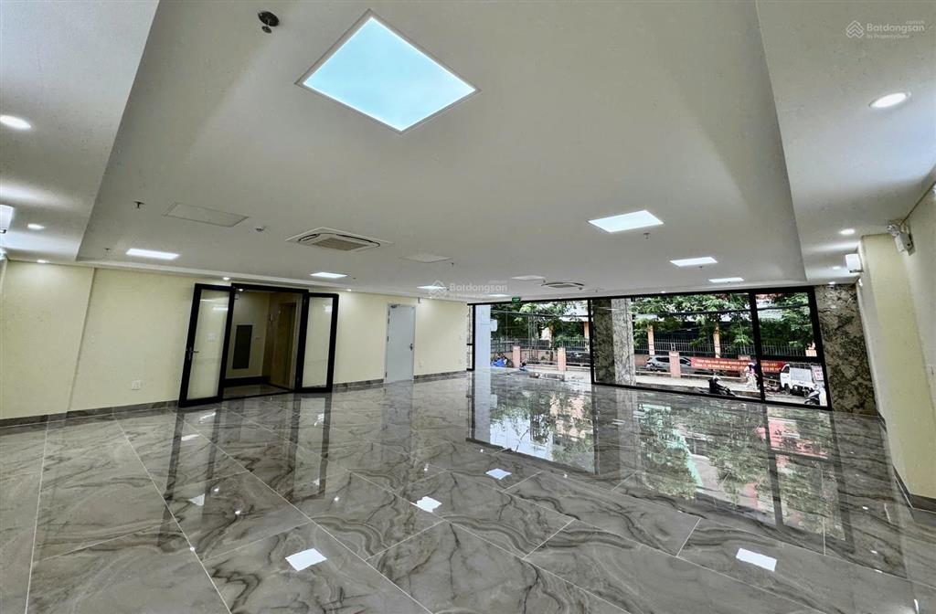 Bán tòa nhà văn phòng mới xây  447 vũ tông phan, thanh xuân, hà nội.  0933 218 ***