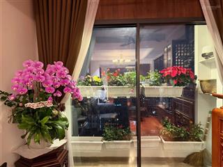 Chính chủ bán căn hộ chung cư 26 liễu giai, 2pn, ~ 70m, tầng trung, giá chỉ 9.8 tỷ.  0916 439 ***