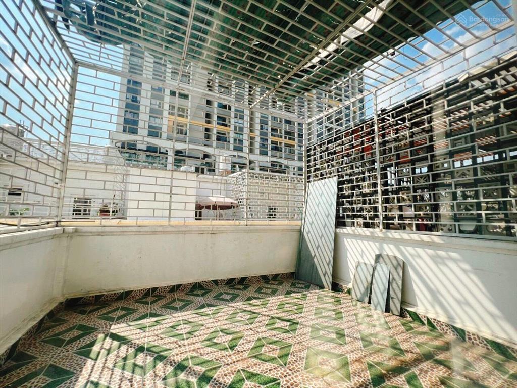 Cho thuê nhà phố mặt tiền tạ quang bửu (5x16,5m)  nhà như hình  giá thương lượng