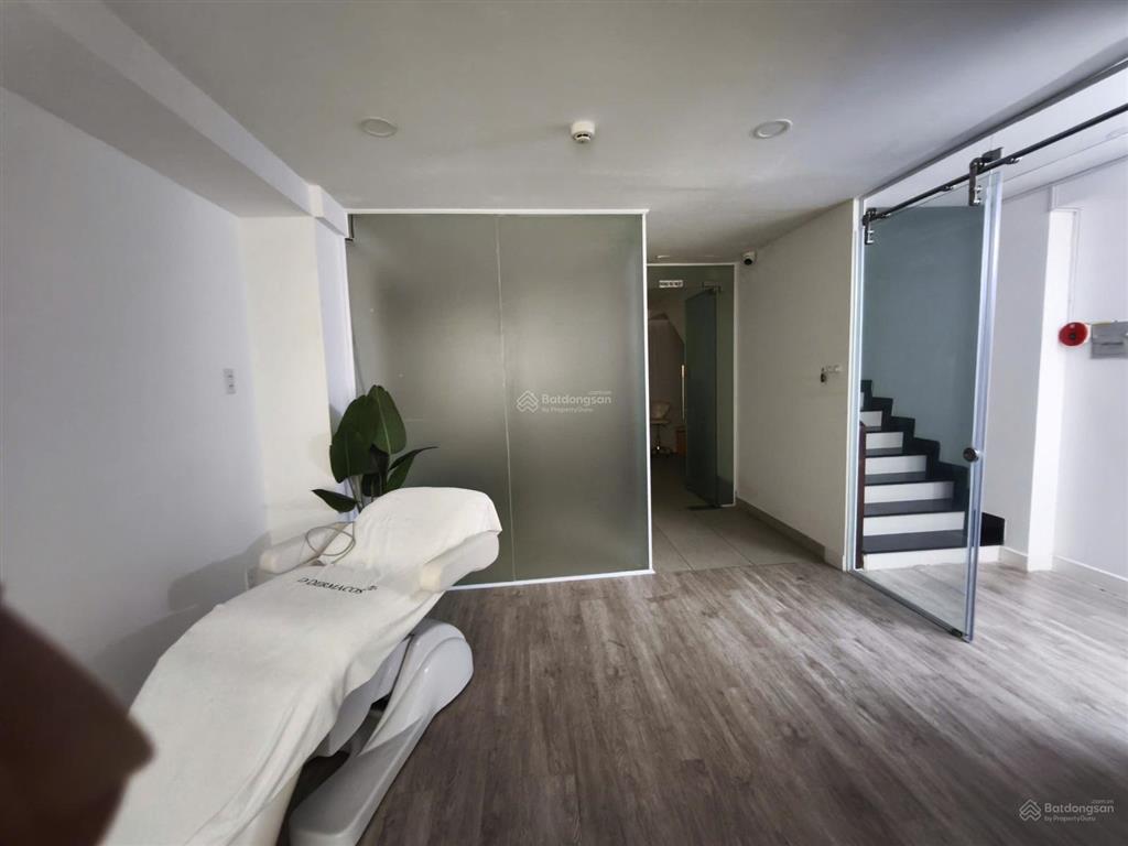 Cho thuê nhà phố mặt tiền tạ quang bửu (5x16,5m)  nhà như hình  giá thương lượng